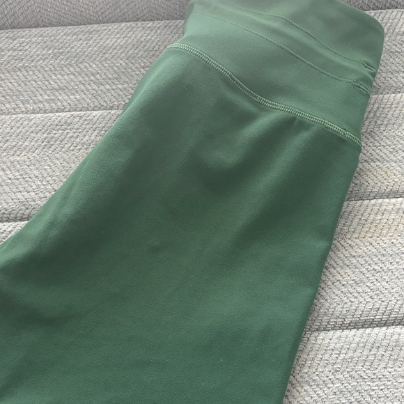 Vuori Athletic Shorts Daily Piped Shorts in Viridian color - Picture 6 of 7